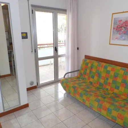 Comfortable For Six With Air Conditioning Apartment *