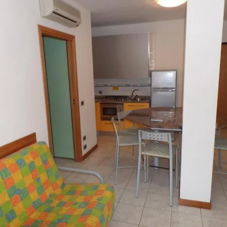 Comfortable For Six With Air Conditioning Apartment *